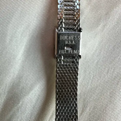 Bulova Vintage Watch Women’s Ladies Silver Mesh Buckle Band 1977 Manual Wind 6"