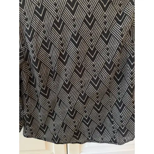 Womens Black White Zig Zag Pattern Button Down Shirt Long Sleeve