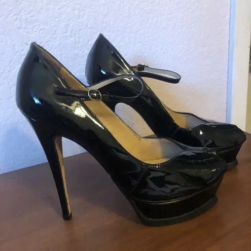 YSL Yves Saint Laurent  Patent Leather Peep Toe Heels Size 9