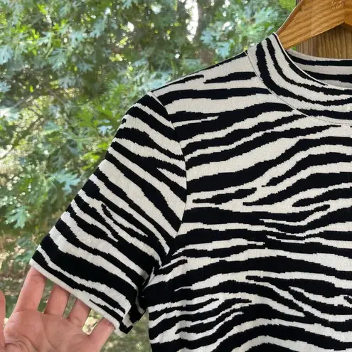 Theory  Women's Zebra Print Wool Blend Sweater Tee Black And White Size L
