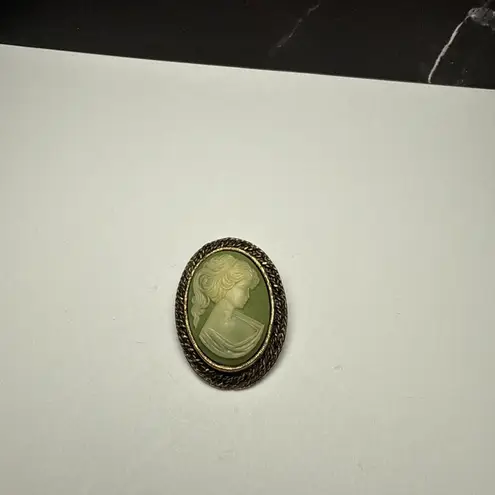 Cameo Lady Face Retro Brooch Pin Signed Peri