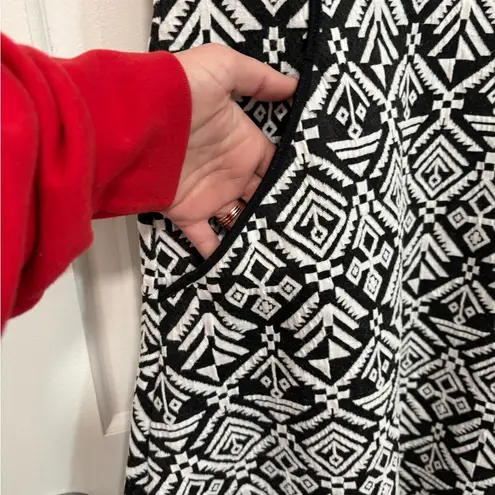 Sharagano A-Line Mini Dress Sleeveless Pockets Zipper Black/White Flowy Size 2