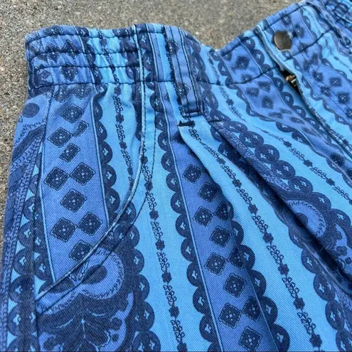 Vintage Blue  medallion stripe printed pleated front bareback high waist shorts