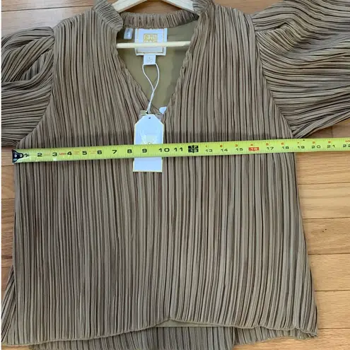 EMILY MCCARTHY HAMPTON TOP NWT size small Gold Size L