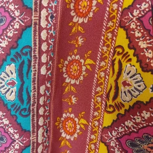 Lily White Size Medium M boho Indie Sleeveless Top Purple Abstract Deep V Neck