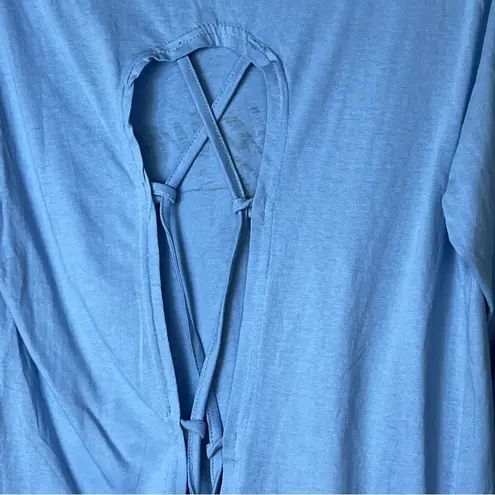 On Fire Size XL Cropped Blue Crewneck Long Sleeved Top with Black Writing