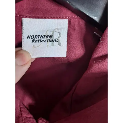 Northern Reflections Women's Maroon Horse Embroidered Button Up Shirt Size M