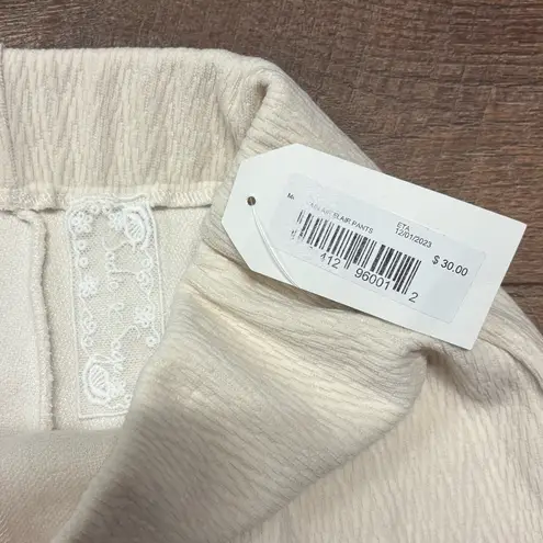NWT Sadie & Sage Ivory Colored Flair Pants Size Small White