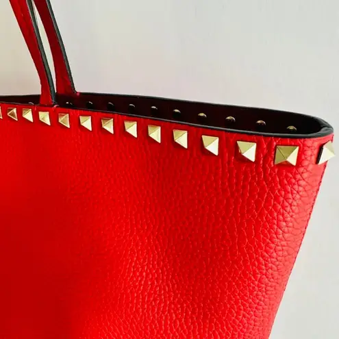 Valentino Garavani Trapeze Rockstud Shoulder Tote Red Grained Calfskin Leather