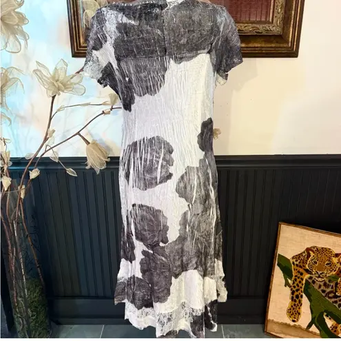 Komarov Black and White Floral Crinkle Midi Dress w/ Lace Shoulders