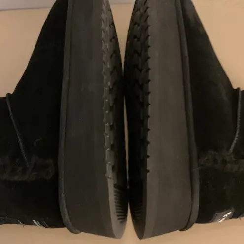 Koolaburra by Uggs Women's Black Suede platform ultra mini short classic boots 9