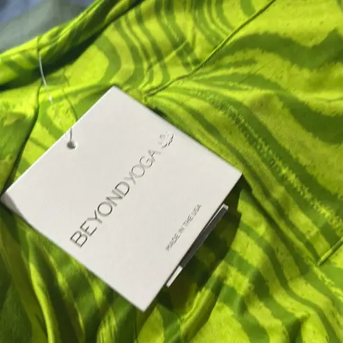Beyond Yoga NWT Printed Wind Down Buttoned Sleep Shirt Matcha Green