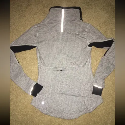 Lululemon  base runner pullover