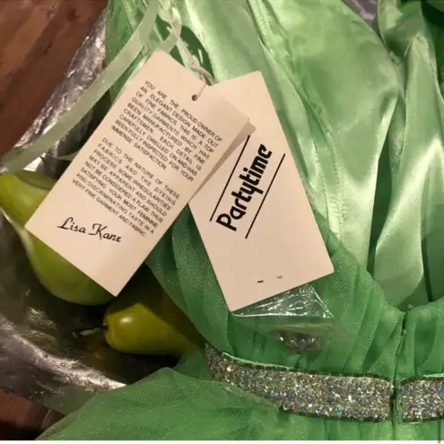 Elegant Lime Green Party Time Halter Top Style Formal Dress Size 6 by Lisa Kane
