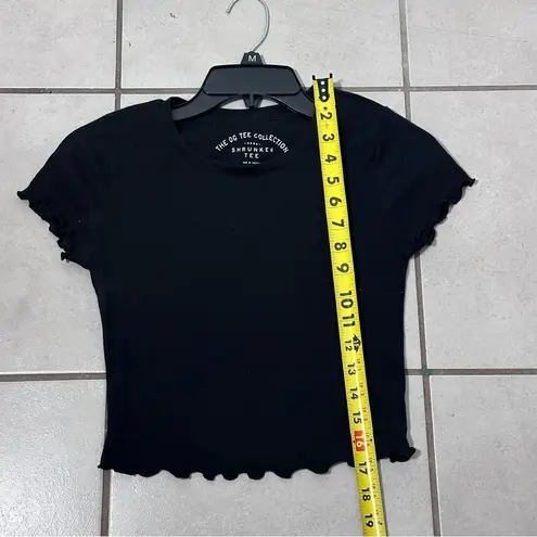 Aero Women Black Ribbed Shrunken Ruffle Hem Cropped Tee size S