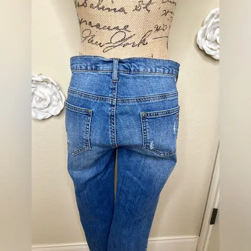 Jessica Simpson Maternity Distressed Crop/Ankle Jeans in Medium Wash Size L