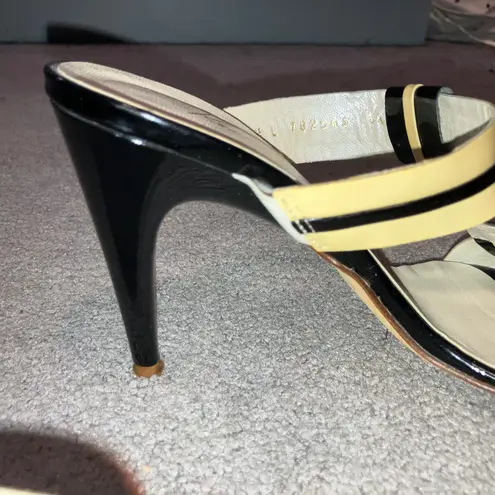 Cream black striped strappy open toe heels Kenneth Cole New York old money prep Size 6.5