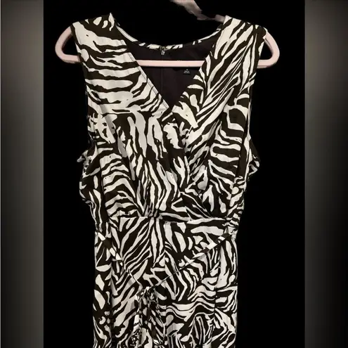 INC wide leg Jumpsuit Size 6 Brown white Satin tropical animal print NWT