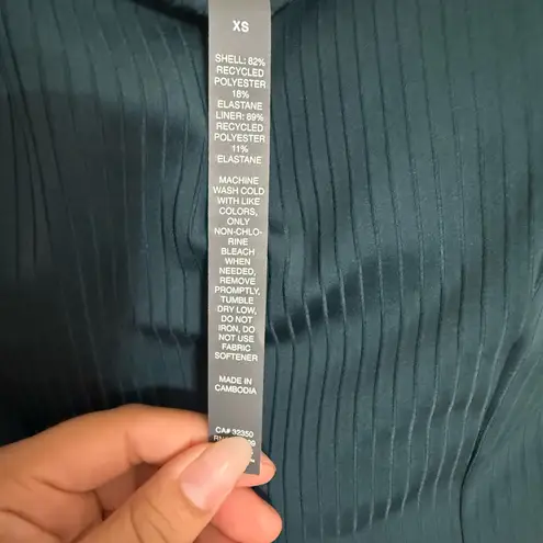 Vuori Inversion Rib Support Tank with padding in moss color size XS NWT