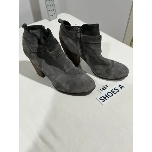 Franco Fortini Womans Lexi Gray Suede Size 10 Back Zip Bootie With Heel