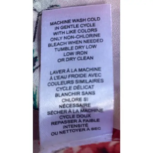 T Tahari Pink Flower Garden Print Button Up Womens Blouse Small Floral Flowy New