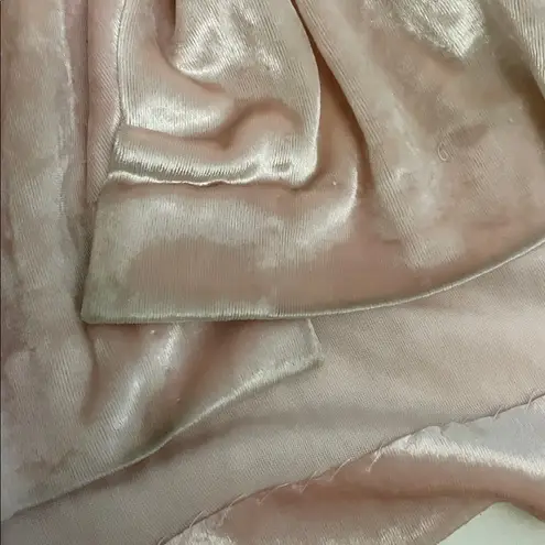 Miss Elaine Vintage 1980s Pink Velvet Like Long Robe Womens Petite USA Lace