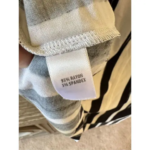 St. John Black and White Striped Short Sleeve Blouse Women’s Size Medium