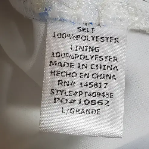 Privy Floral Off Shoulder Crop Top. Size: M.