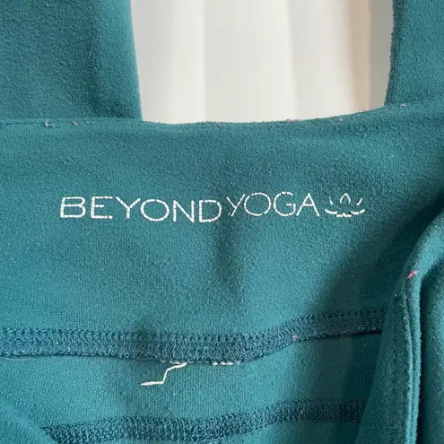 Beyond Yoga pine needle green mid-rise full length leggings size S small