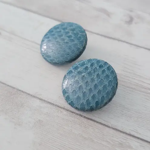 Vintage Clip On Earrings Blue Teal Scale Like Design Circle