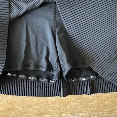 Lululemon  Black Pleated Skirt