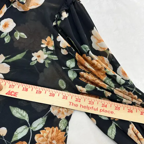 Ember Floral Ruffle Top Long Sleeve Buttoned Women's Medium V