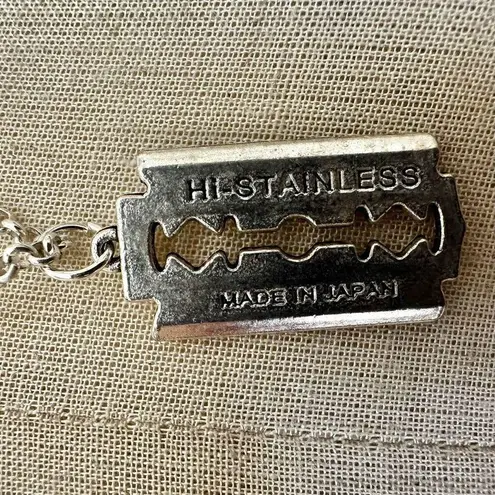 Razor Blade Pendant Necklace – Stainless Steel Silver