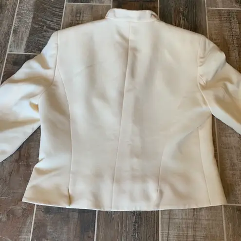 ✨ 90’s Vintage Cream Cropped Blazer Jacket Gold Size M