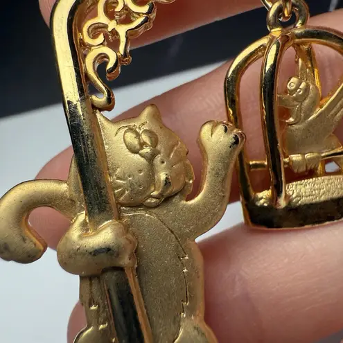 Signed JJ Cat Climbing Bird Cage Stand Gold Tone Brooch Pin Jonette Jewelry