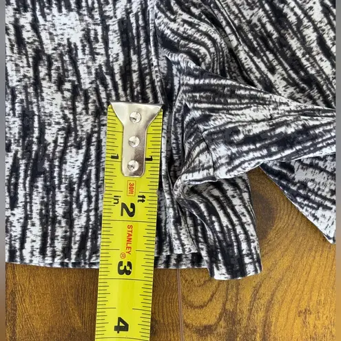 Halston Heritage Black White Abstract Romper Size 0 (XS) V-Neck Gently Used