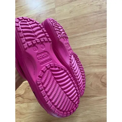 Crocs  pink size 11 women’s and 9 men’s