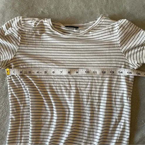 Club Monaco Elevated Basic Neutral Striped Stretch Knot T-Shirt Small