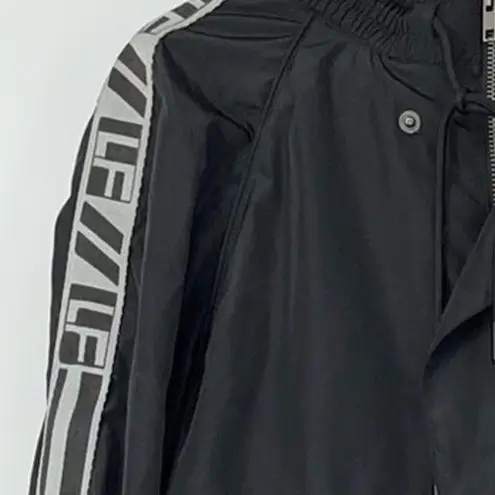 LF  THE BRAND BLACK LIGHTWEIGHT WINDBREAKER HOODIE SIZE XS