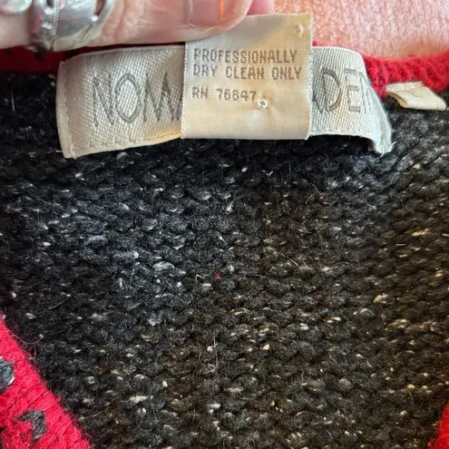Nomadic Traders gray and red zip up vest snowflake winter stitching size L Size L