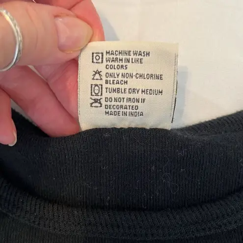 Vintage size S embroidered dolphin no problem cropped cap sleeve Jamaica T EVC Black