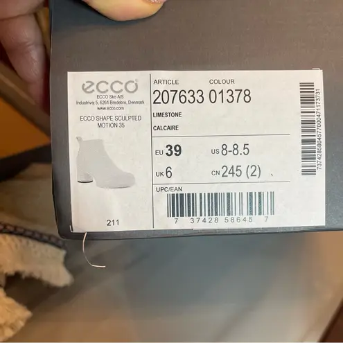 Ecco Shape Sculpted Motion 35 Women’s Sz 8.5 Cream Leather Platform Ankle Boots