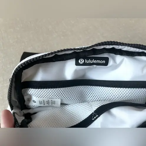 Lululemon Everywhere Belt Bag 1L Manifestos Print