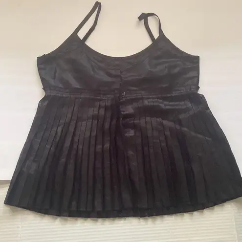 Krass&co Isda & black shimmer pleated spaghetti strap empire waist top, size 4
