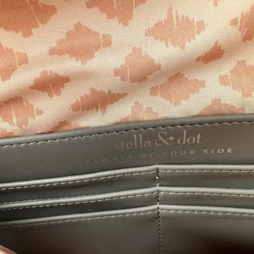 Stella & Dot  Always By Your Side Geometric Grey Crossbody Clutch