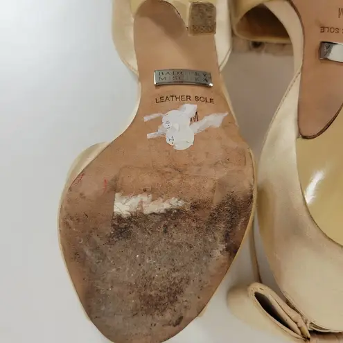 Badgley Mischka LELAH Womens Sandal Size 5.5 Cream Frilly Wedding Bridal Heels