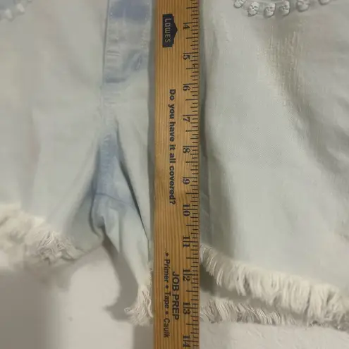 Rock & Republic  White Jean‎ Shorts with Frayed Hem size 8 (254)