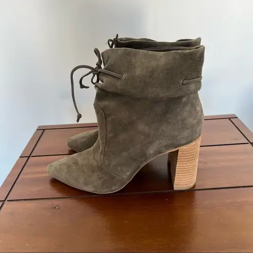 Tahari Women's Konner Heeled Boot Size 9 #138