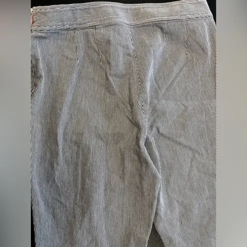 St. John Emma Black White Pinstripe Ankle Pants Sz 10