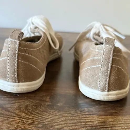 Merona  Beige Suede Leather Casual Lace Up Sneaker - Size 6.5